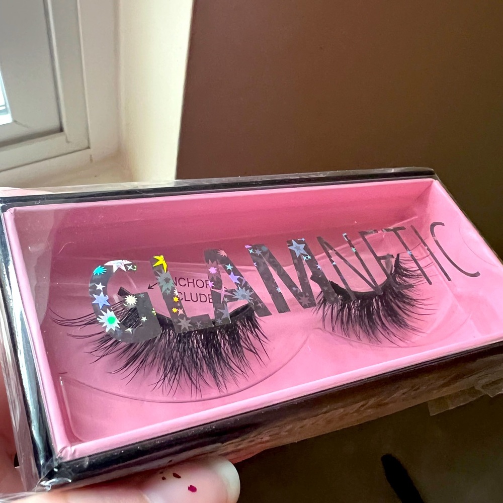 NEW Glamnetic Lashes in Birthday Bish